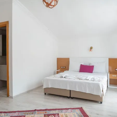 Mandalin Hotel